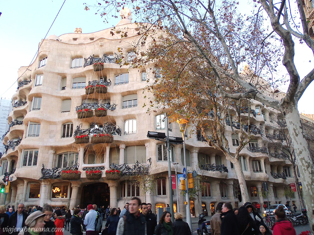 la-pedrera-gaudi-arquitectura-barcelona